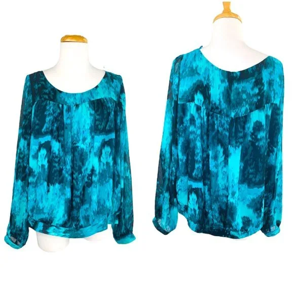 VINCE CAMUTO Boho Blouse Blue Print Dolman Sleeves NWT Size XS New with Tags - Picture 2 of 10